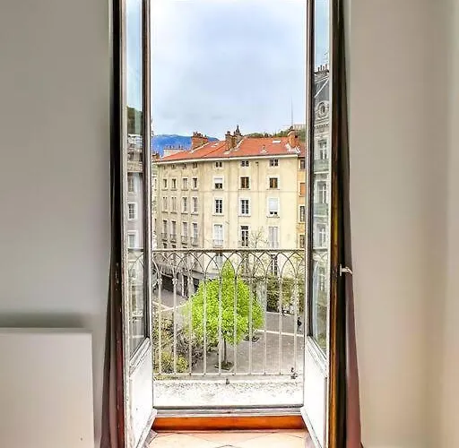 Hyper-centre De Grenoble, Ambiance Tropicale, Wifi Fibre *